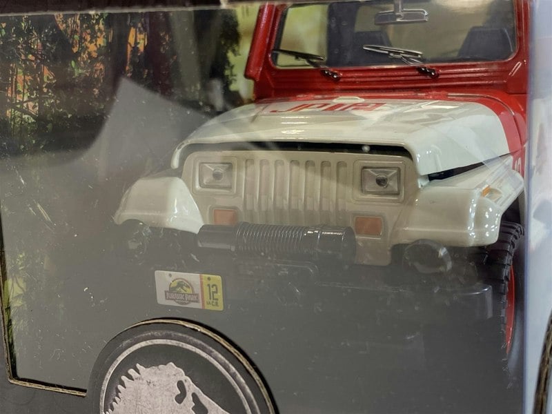 jurassic world jeep wrangler 1:24 scale jada 3005