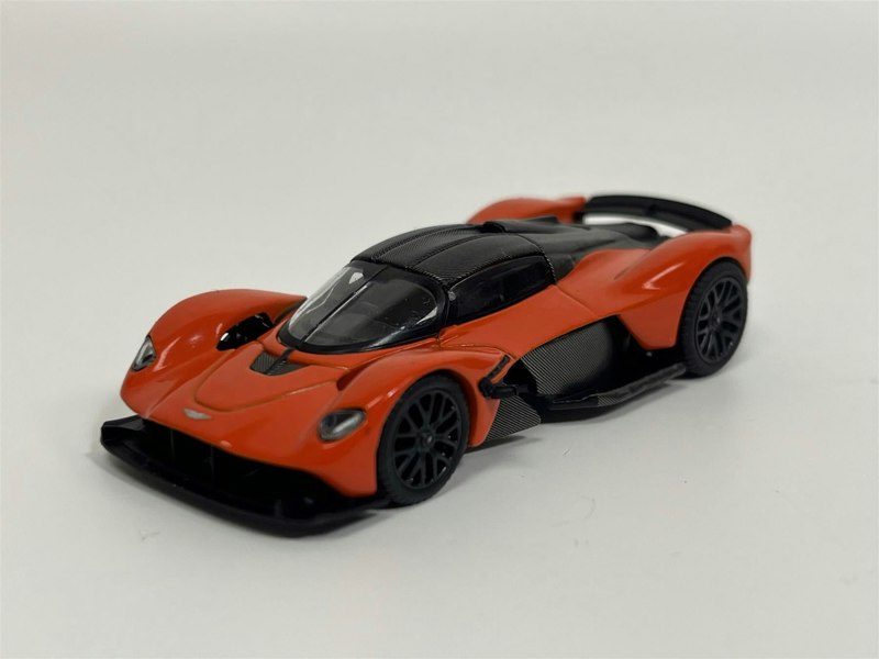 Mini GT Aston Martin Valkyrie Maximum Orange LHD 1:64 Mini GT MGT00678L