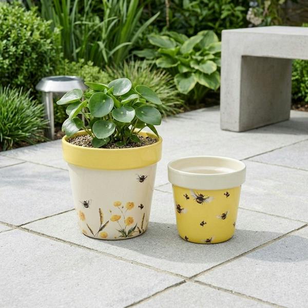 Garden Greatness Duo Welcome Bee Motif Planter Pot Set
