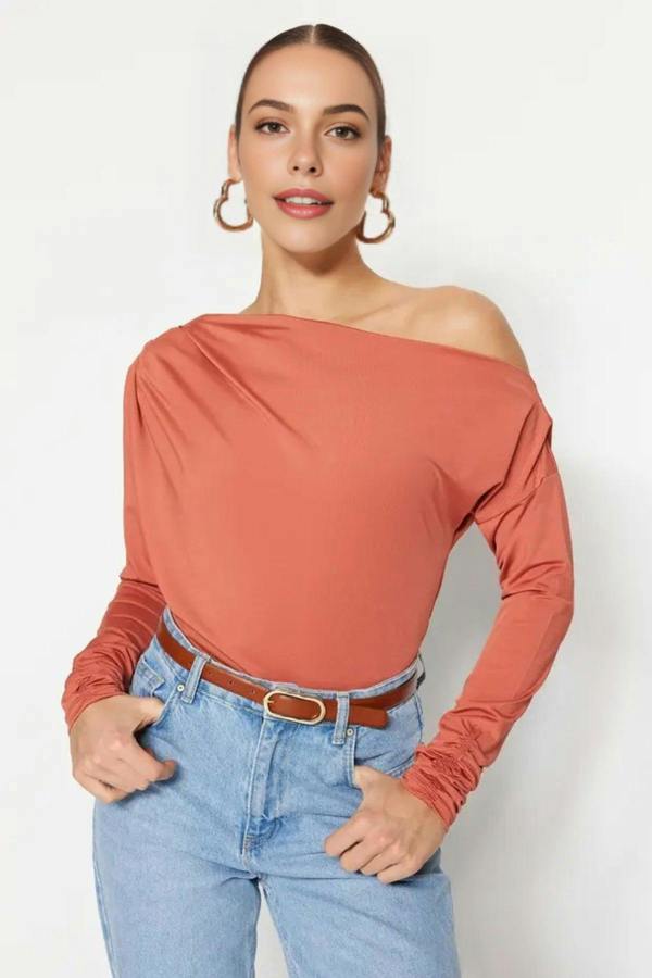 WOVCOR Asymmetrical Collar Flowing Knit Blouse