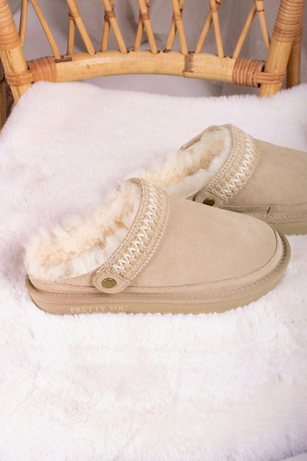 Pretty You London Women's Hallie Sheepskin Multiway Slippers in Beige
