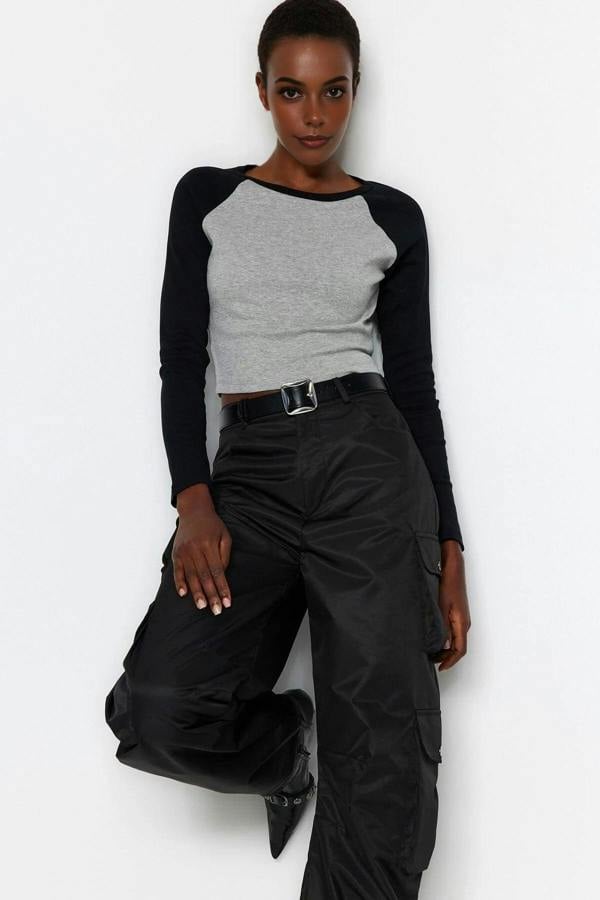 WOVCOR Ribbed Crop Knit T-Shirt with Raglan Sleeve