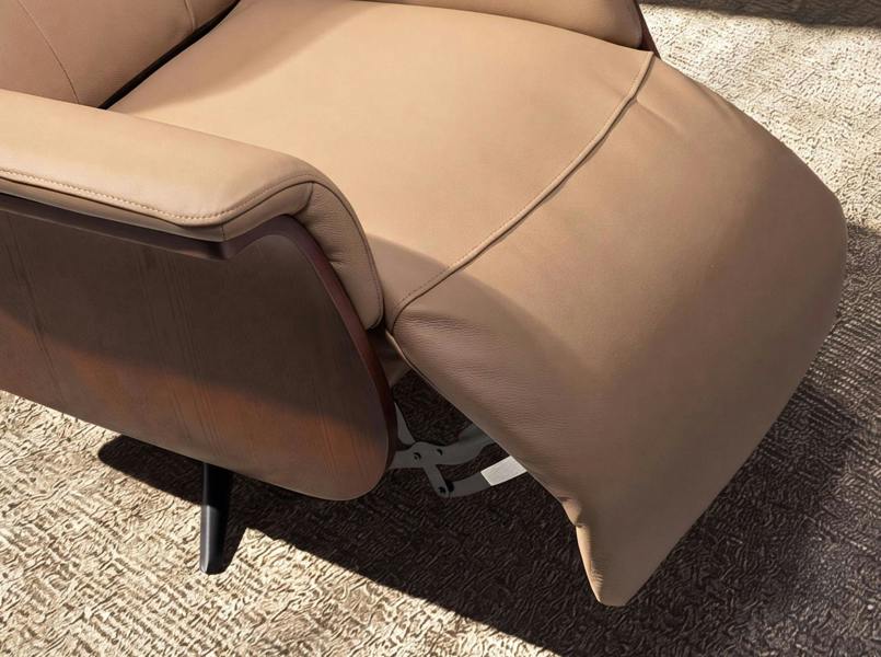 Angel Cerdá Brown leather swivel relax armchair 5198