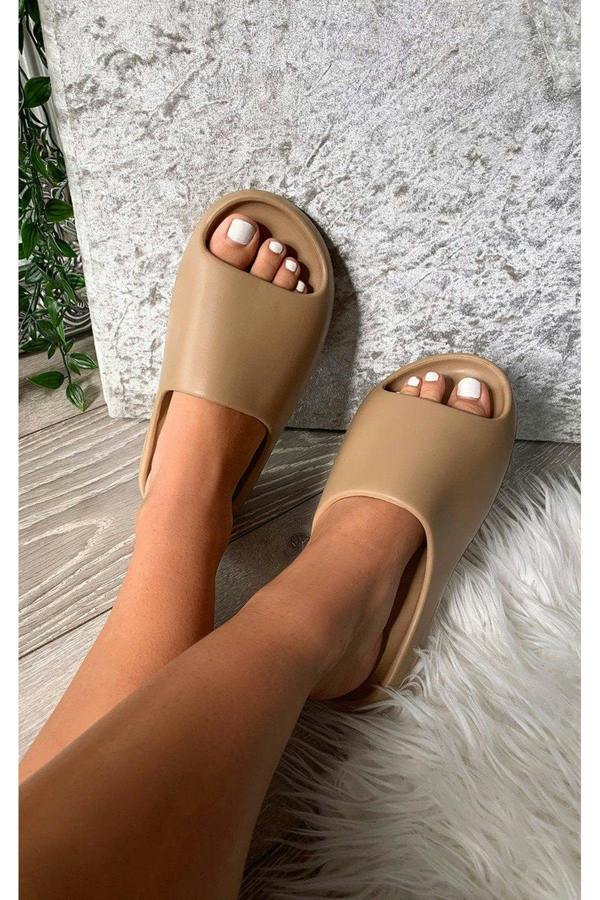 Lou Slip On Sandals - Mocha