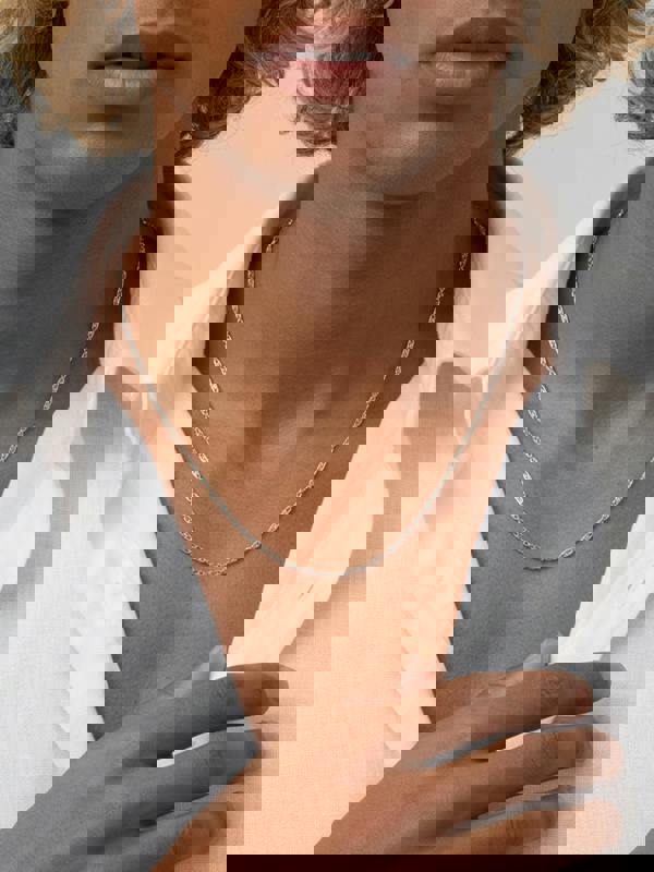 MUCHV Dainty Swirl Chain Necklace - Unisex