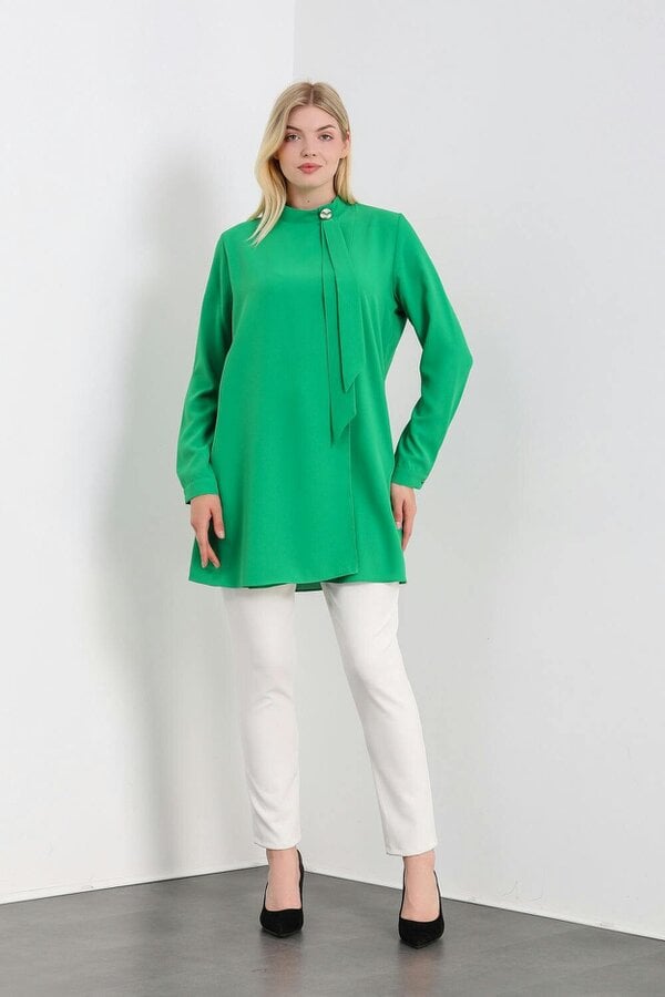 Hoxton Gal Oversized High Neck Tunic Top with Brooch Details in Green