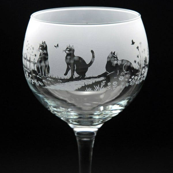 Glyptic Glass Art Meadow Cats Gin Cocktail Glass - Hand Etched/Engraved Gift