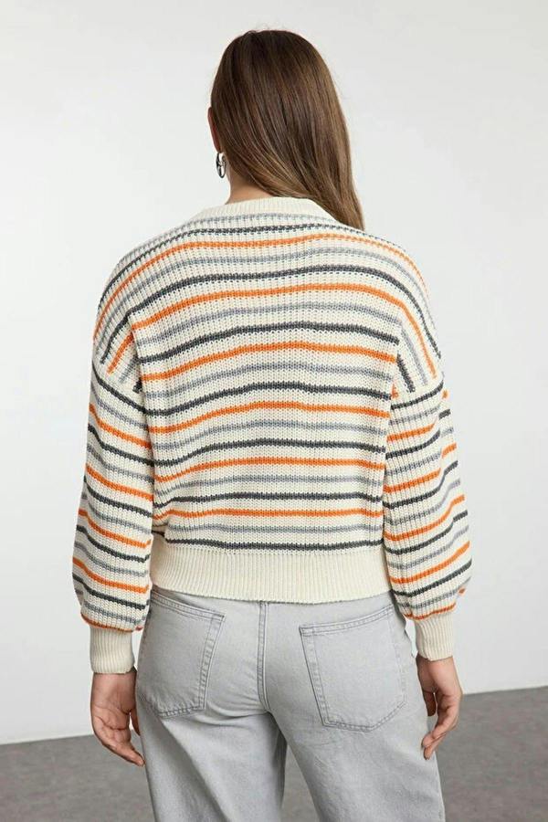 WOVCOR Striped Soft Textured Color Blocking Knit Sweater