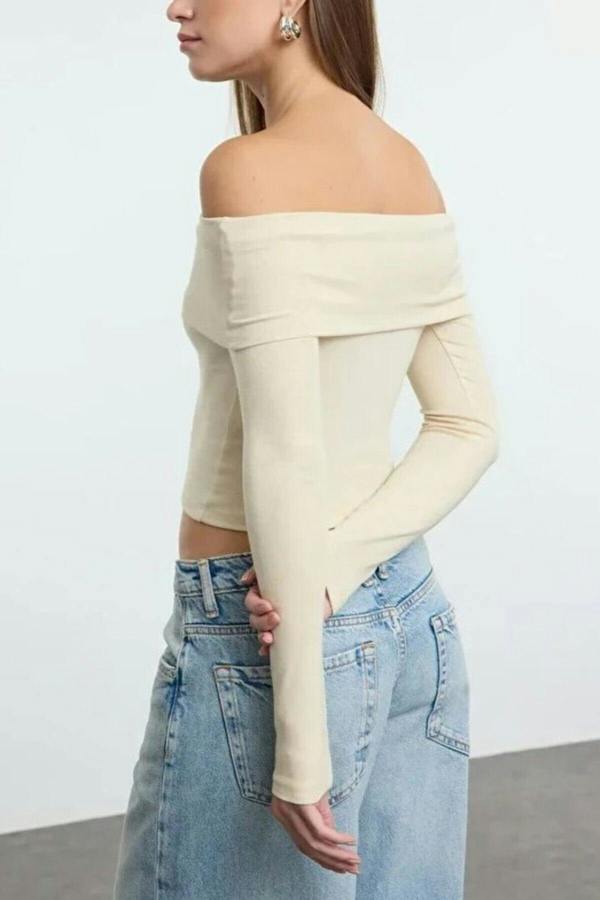 WOVCOR Carmen Collar Crop Knit Blouse