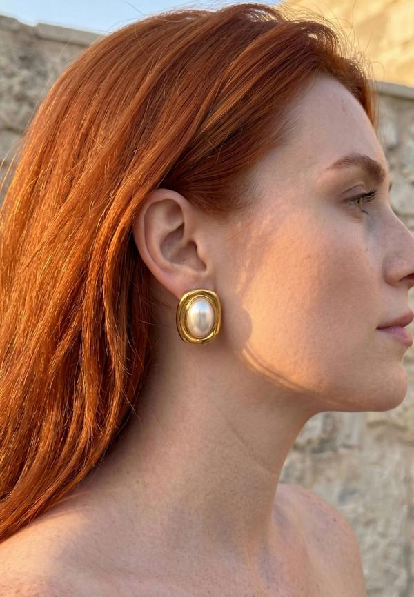 Latelita Carrington Oval Pearl Knot Earrings Gold