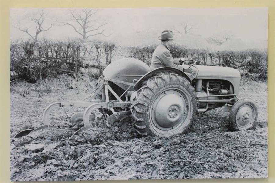 Ferguson TE20 Tractor Ploughing