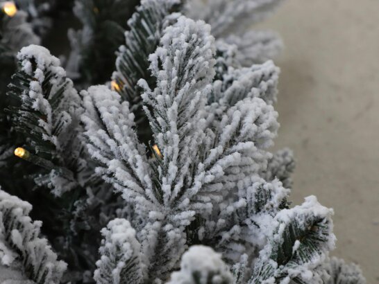 Indoor Living 270cm Premium Mixed branch prelit Snow filled Christmas Garland - with timer
