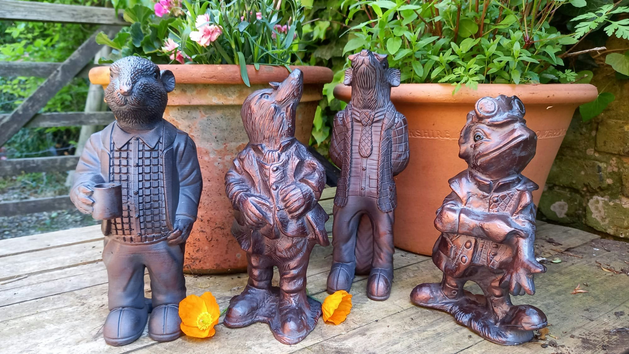 Inspirational Gifting Bronze Wind In The Willows Garden Sculptures Ornaments - Polystone Resin - 1