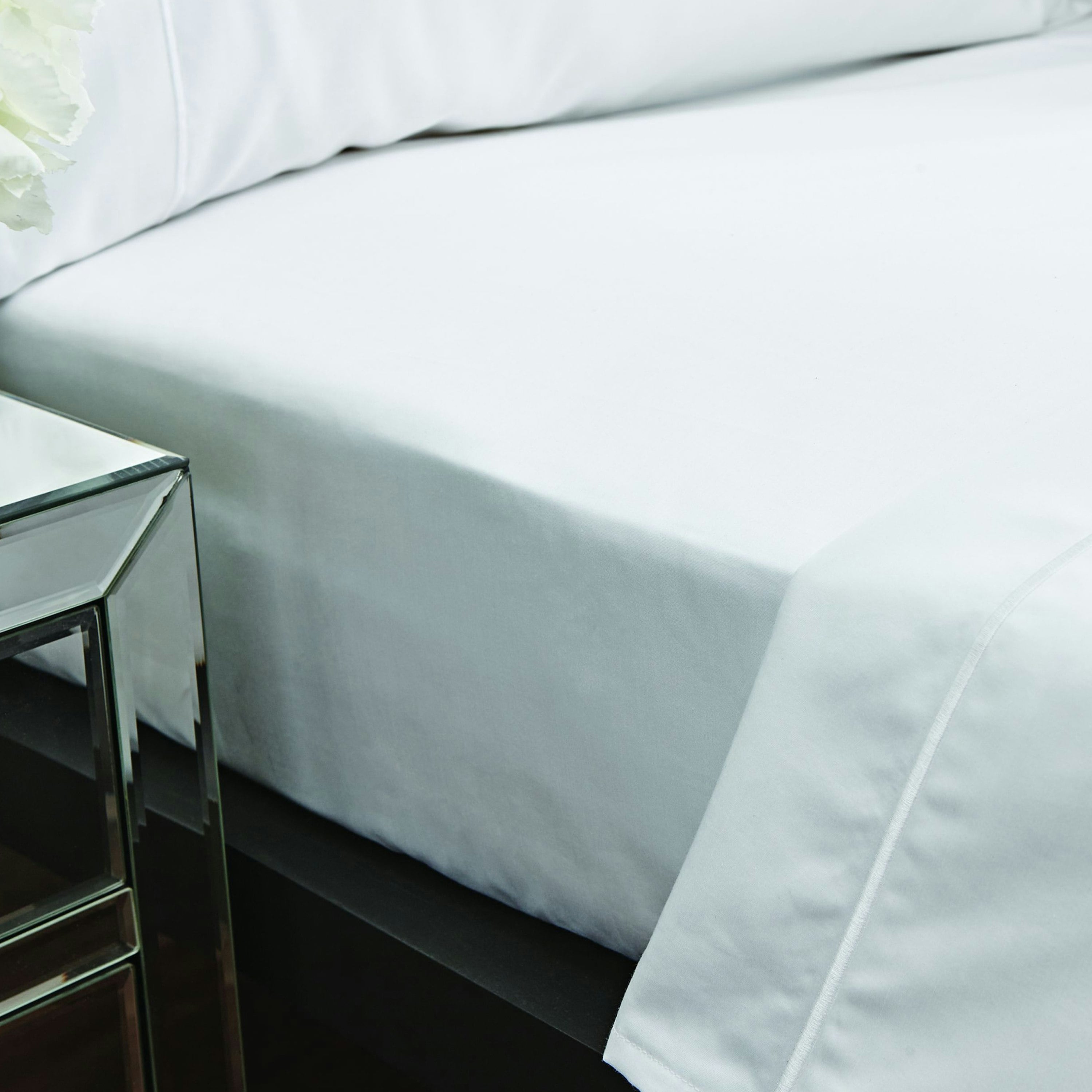 Bianca Luxury 800 Thread Count Cotton Sateen Double Fitted Sheet White - Image 2
