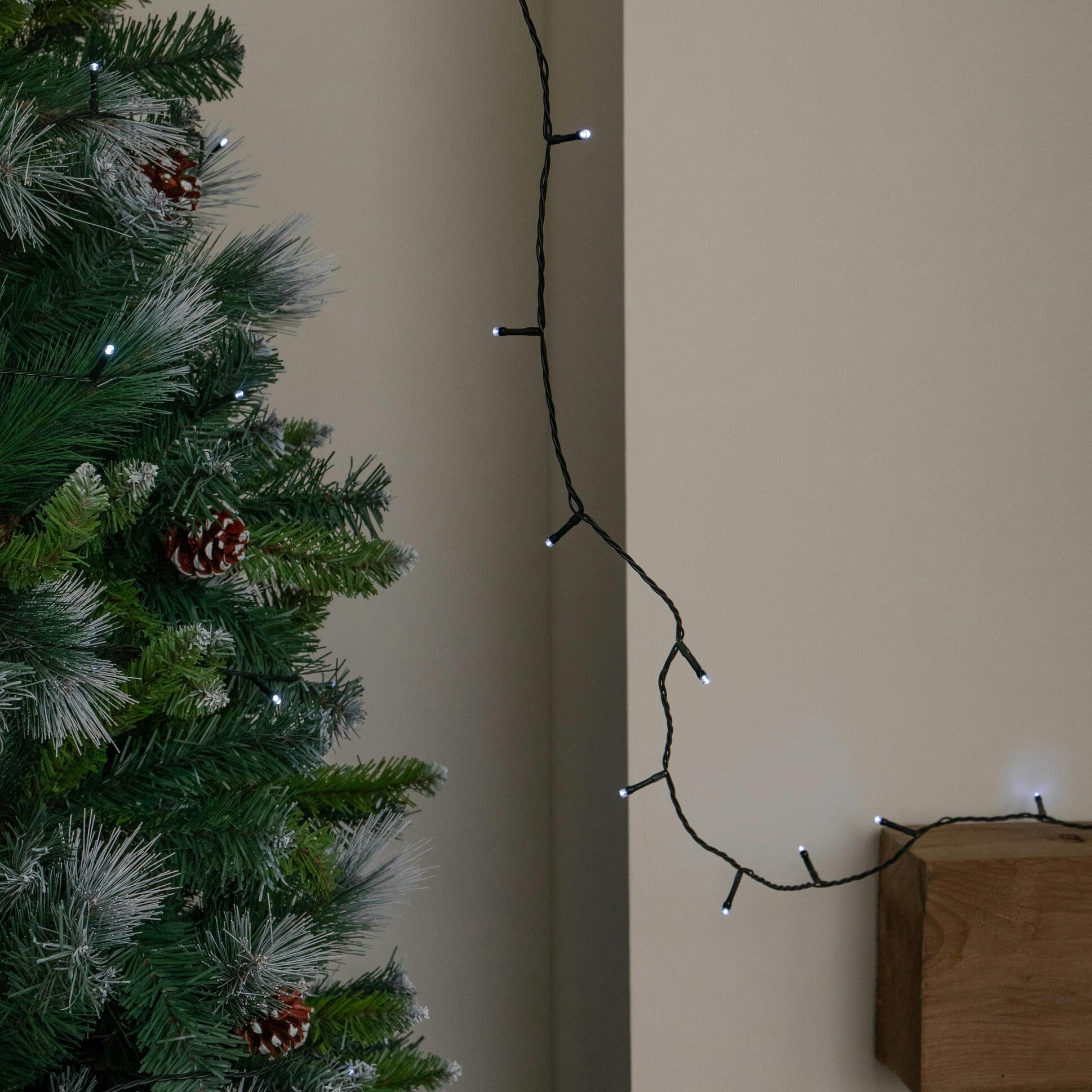 Three Kings 100M 1000 Led Multi-Action Christmas String Lights In Cool White - Image 3