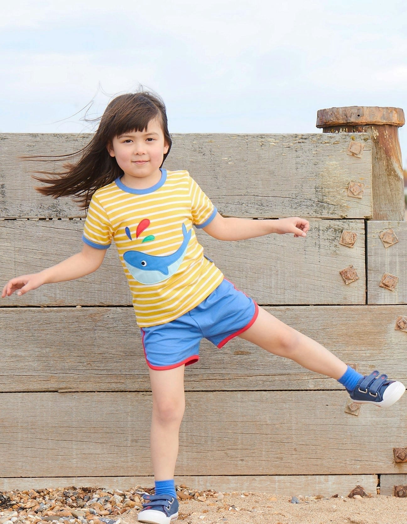 Toby Tiger Yellow/Blue/Light Organic Whale Applique Short-Sleeved T-Shirt - 6-7Y / 122Cm