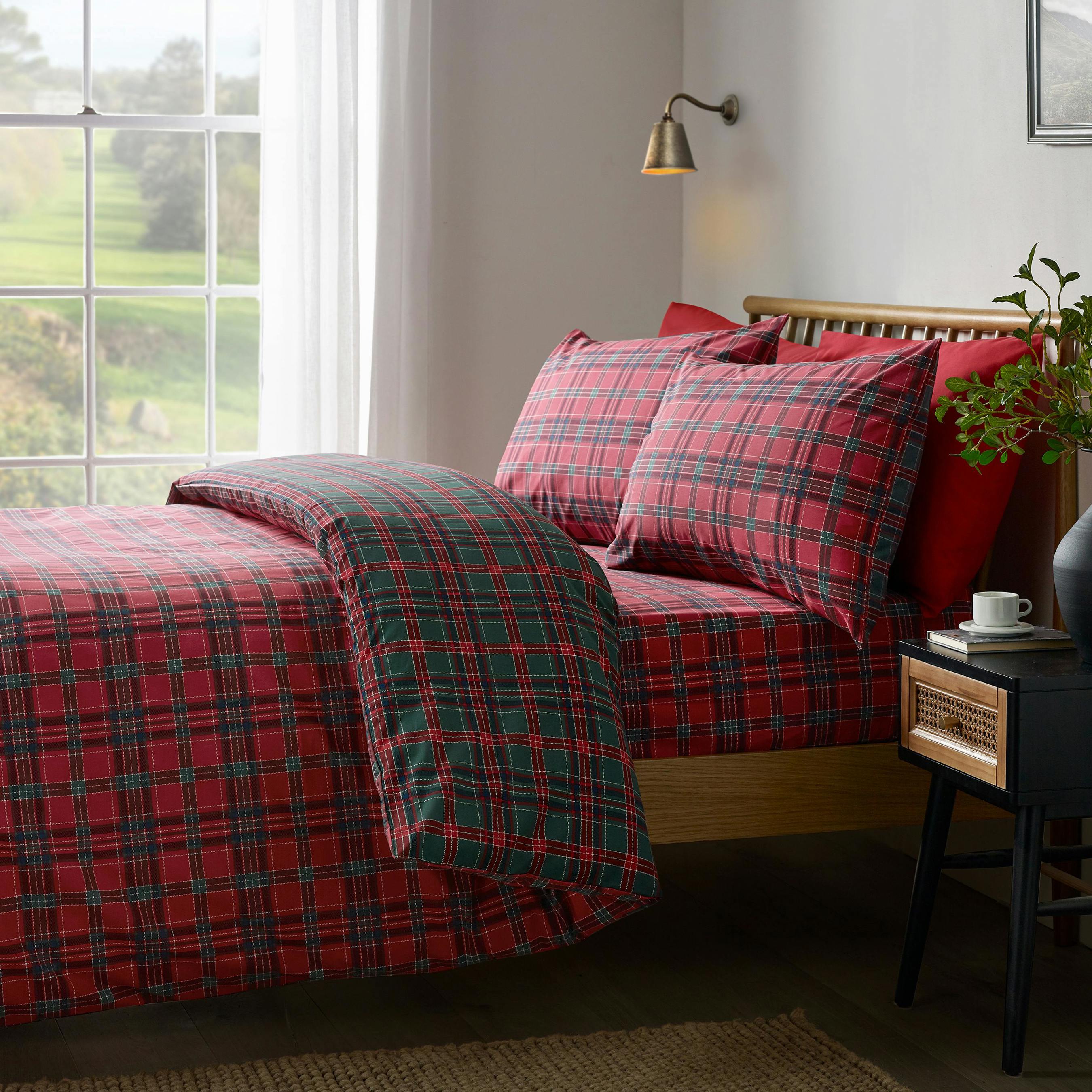 Catherine Lansfield Red/Green Tartan Check Reversible Duvet Cover Set / - King