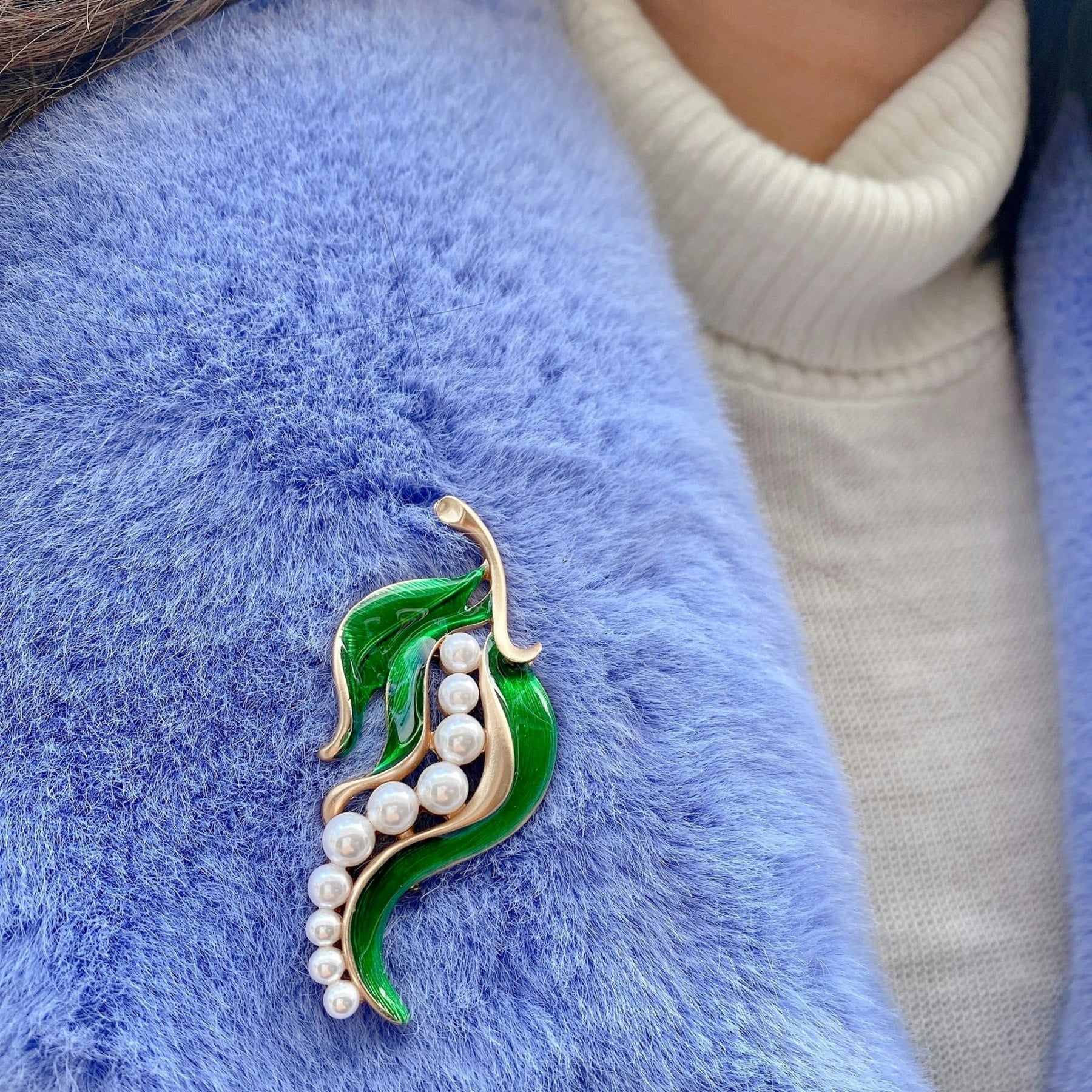 Queenmee Accessories Green Pea Brooch Brooch With Pearl And Enamel
