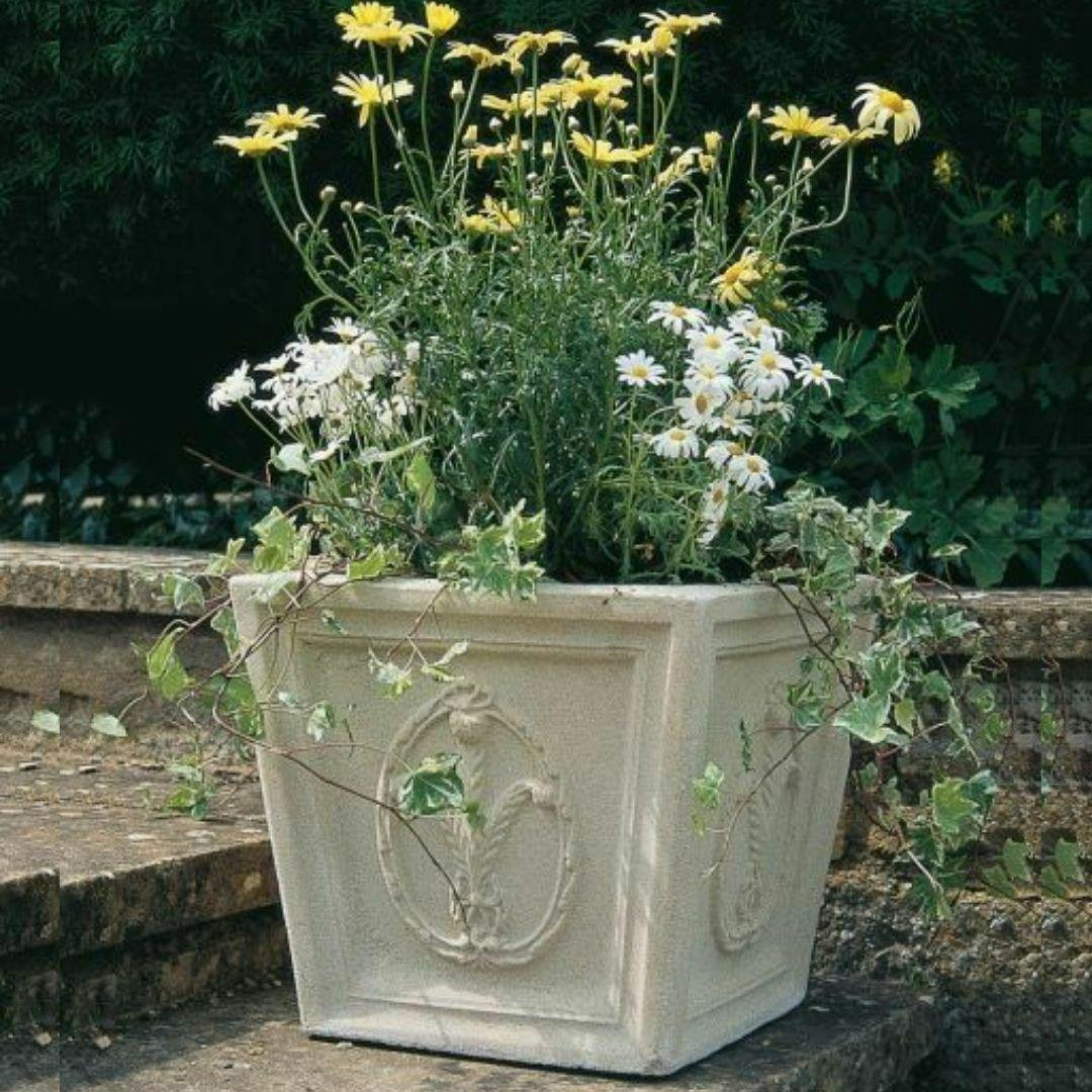 Rackhams White Large Classic Sandstone Outdoor Planter
