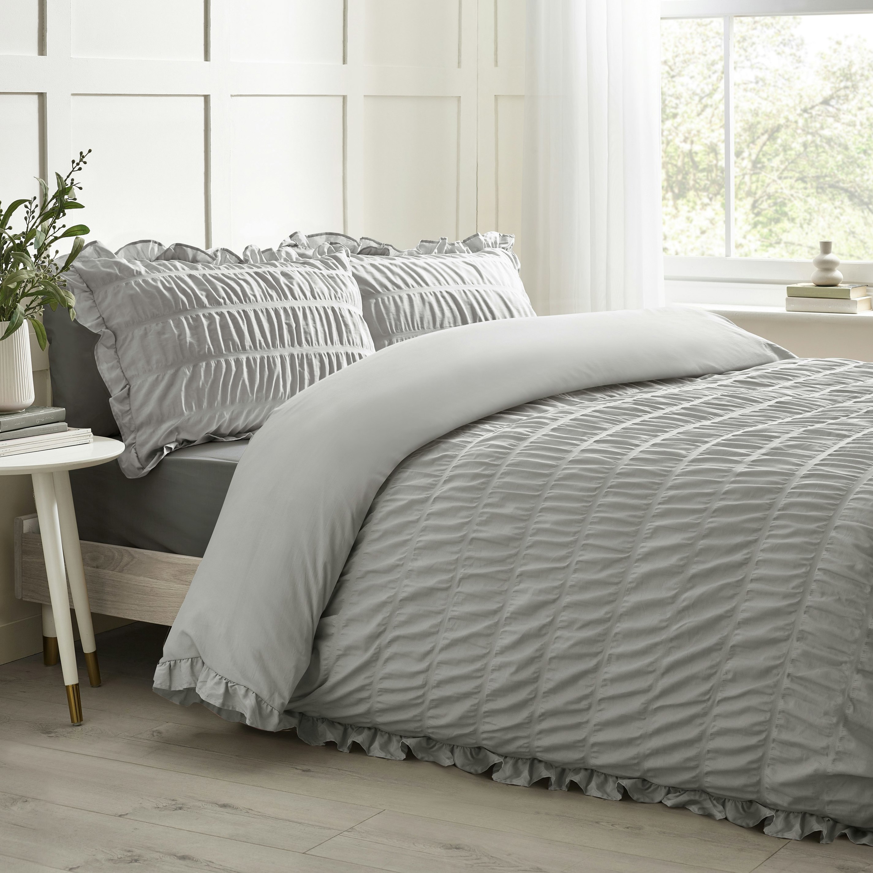 Rackhams Silver/Grey Seersucker Frill Duvet Cover Set - Double