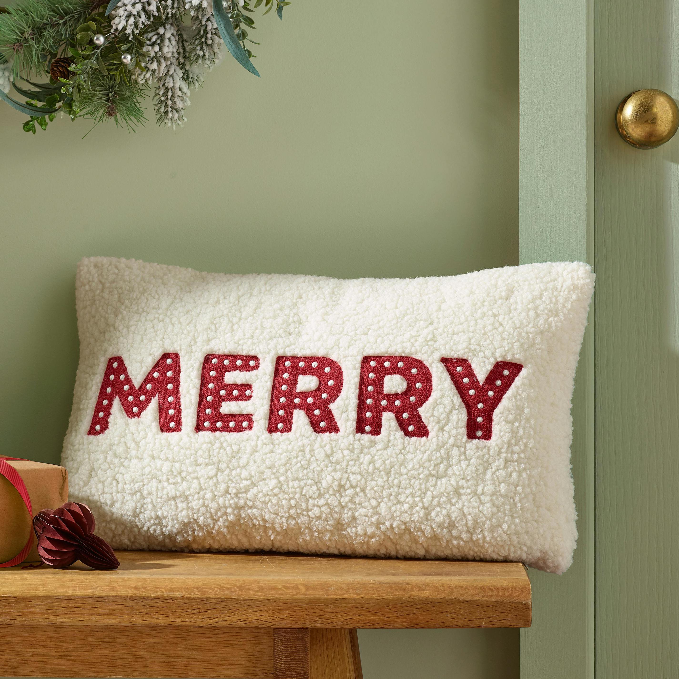 Catherine Lansfield White/Red Merry Boucle Cushion / - 30 X 50 Cm