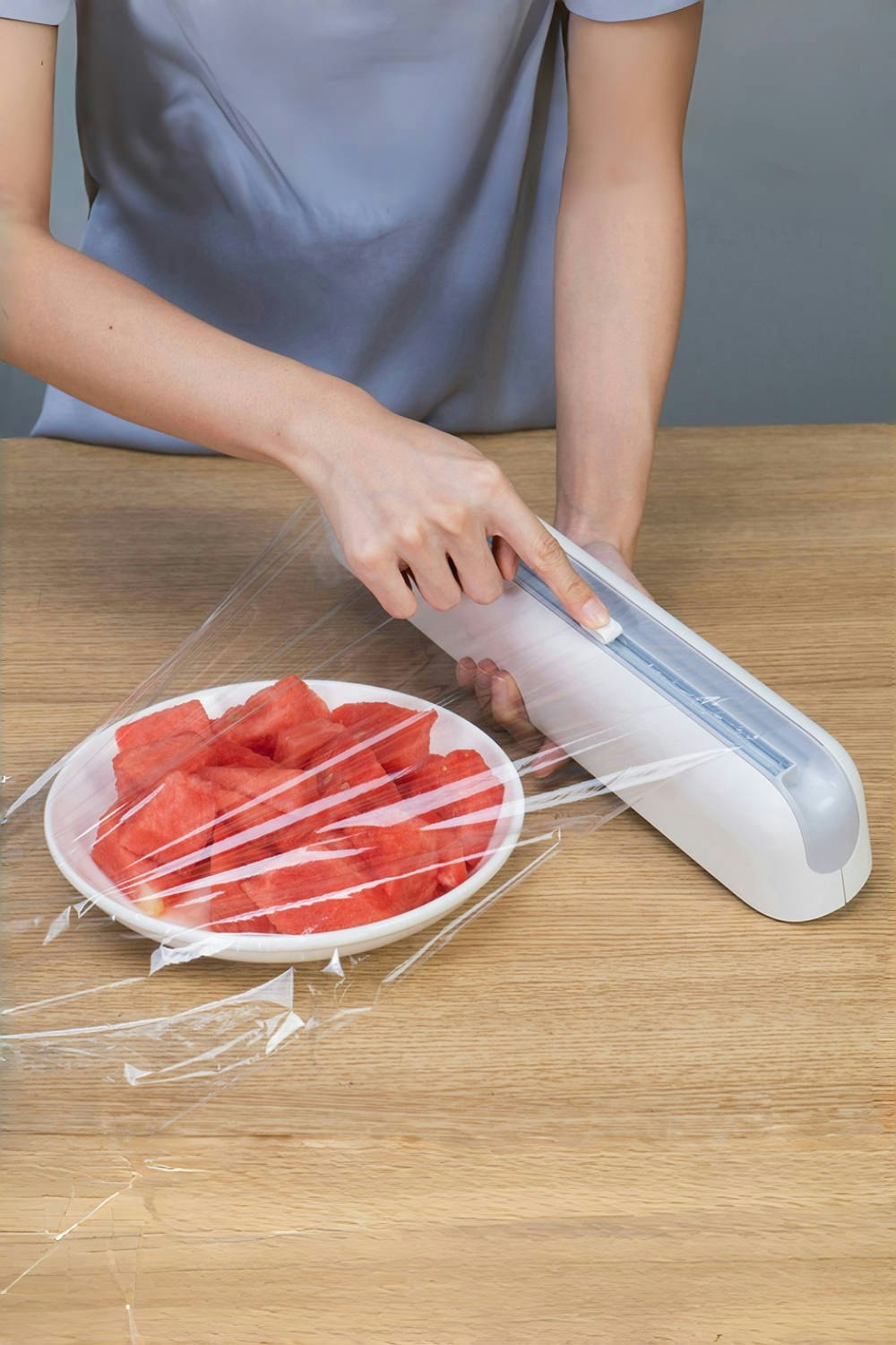 Rackhams White Kitchen Plastic Wrap Dispenser Cling Film Dispenser Foil Cutter
