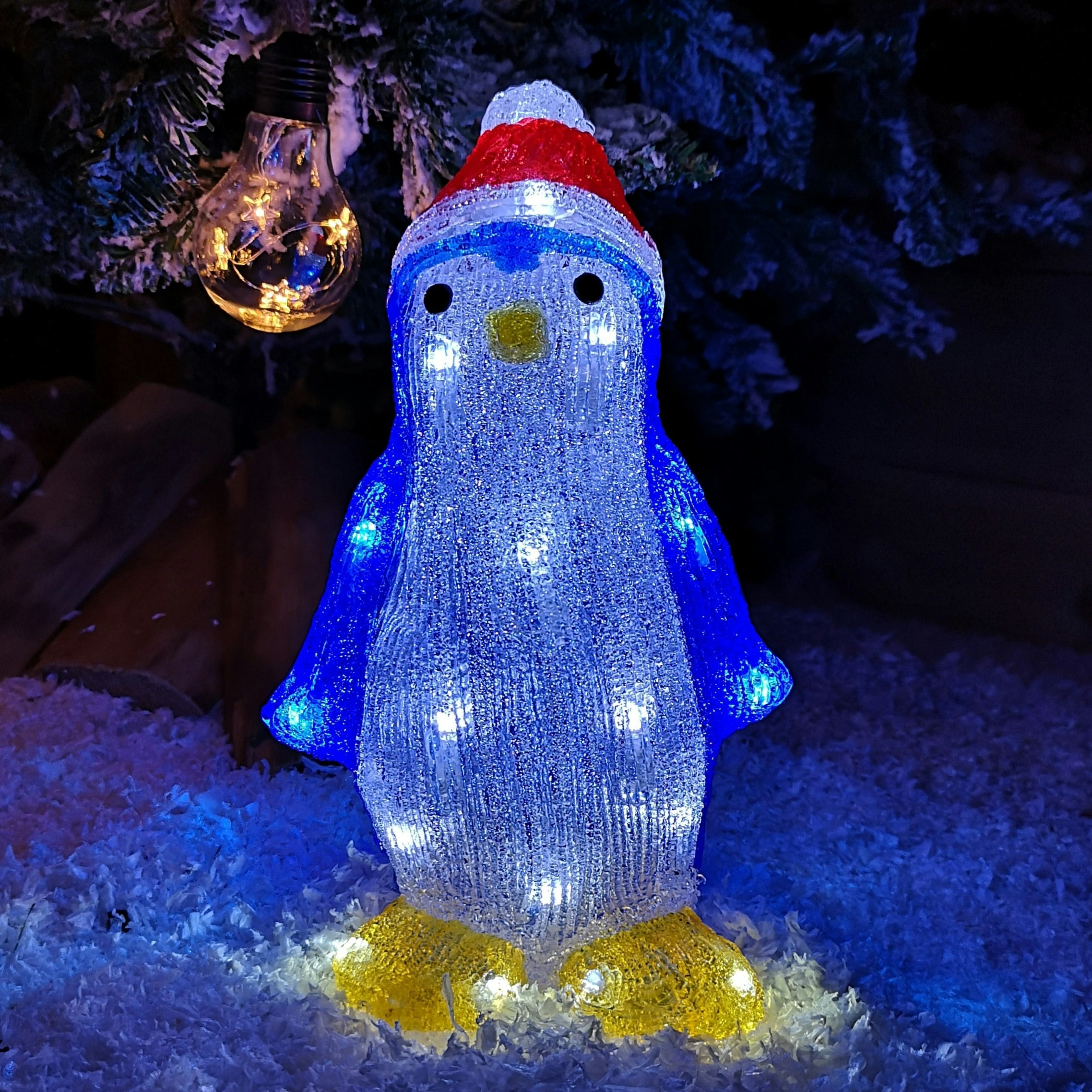 Samuel Alexander 30cm LED Acrylic Penguin Christmas Decoration - Ice White Lights - Indoor Outdoor - Image 3