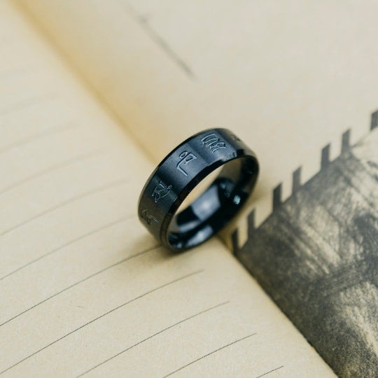 The Colourful Aura Men's Black 8Mm Buddhist Tibetan Non-Spinner Prayer Prayer Ring - 7 Us (Uk N)