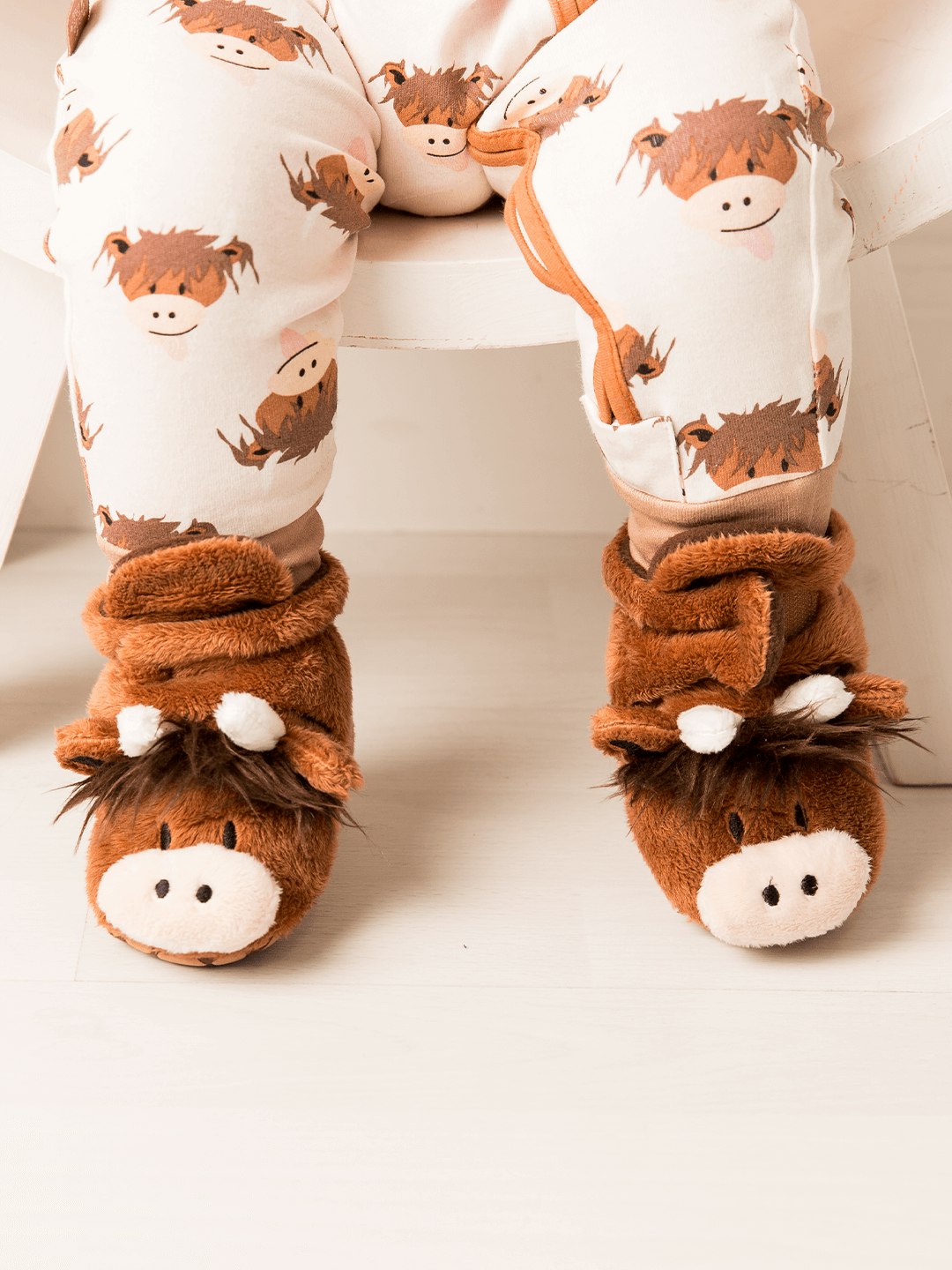 Blade & Rose Brown/White Neutral Highland Cow Booties - Medium (6-12 Months)