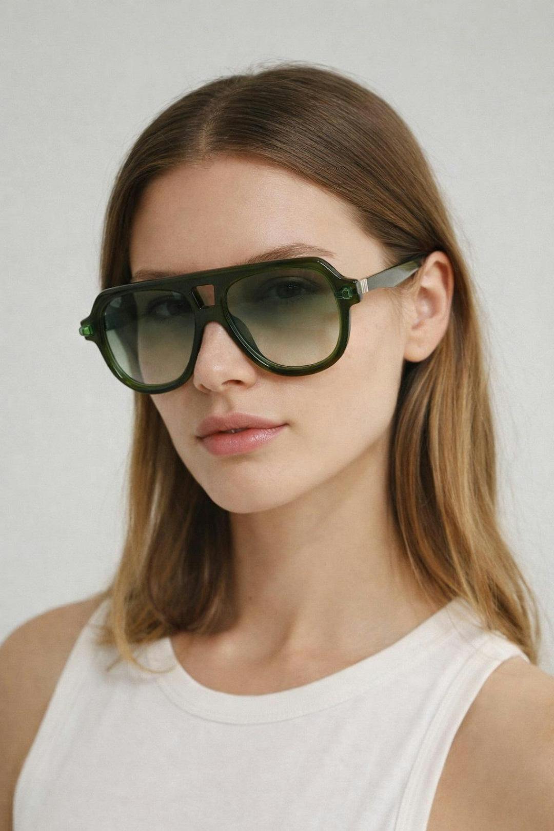 Svnx Green Bold Navigator Sunglasses In - One Szie