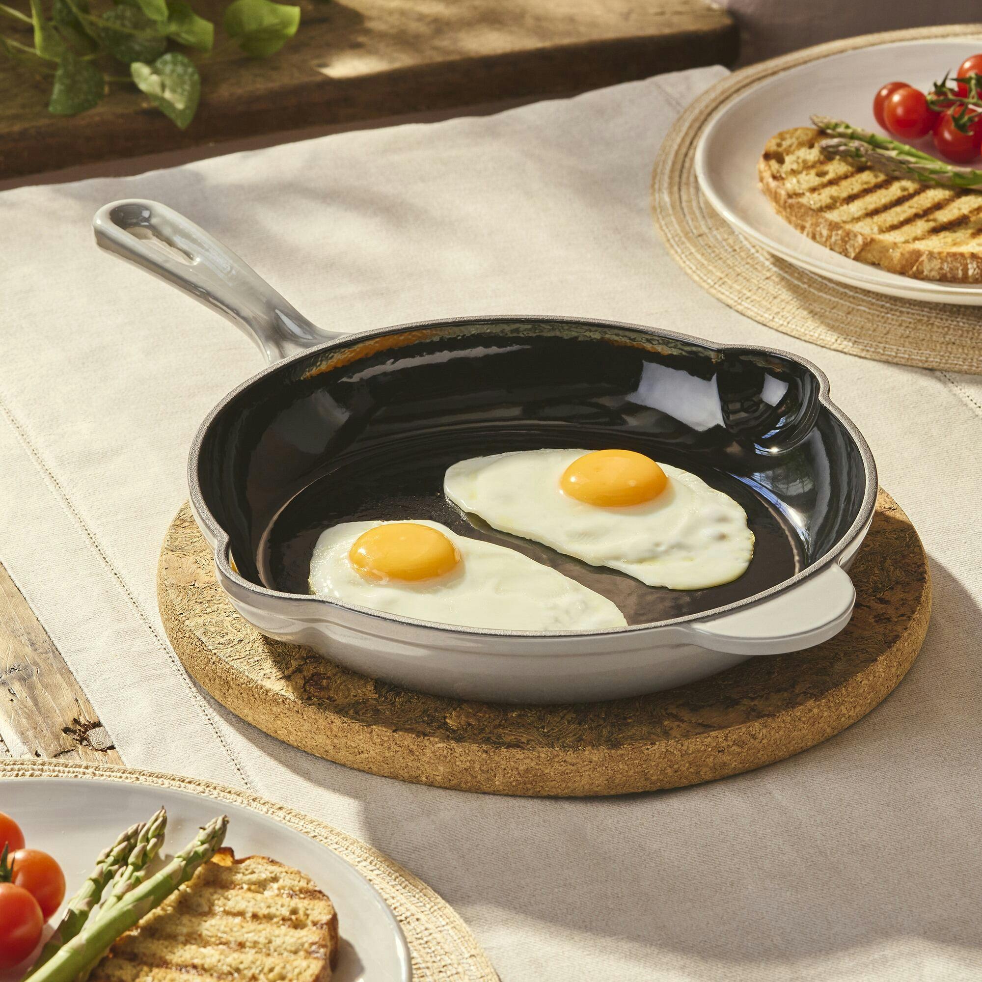 Cooks Professional Unisex Grey 26Cm Cast Iron Frying Pan With Enamel Interior In - Image 3