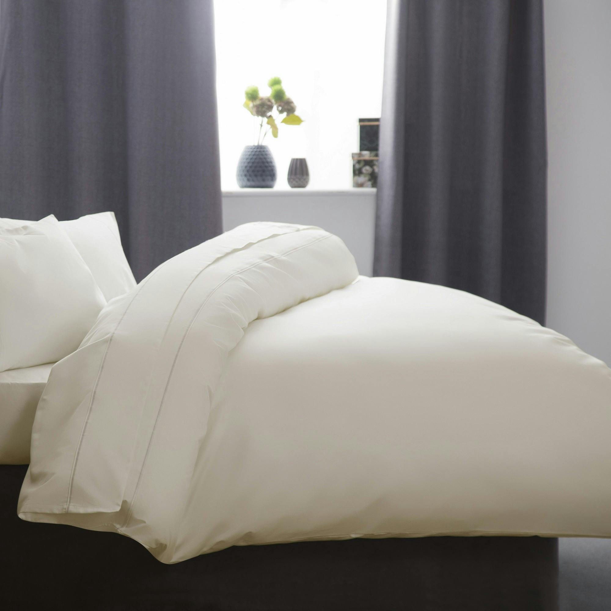 Belledorm Ivory Cotton Sateen 1000 Thread Count Duvet Cover - Emperor - 100% Cotton