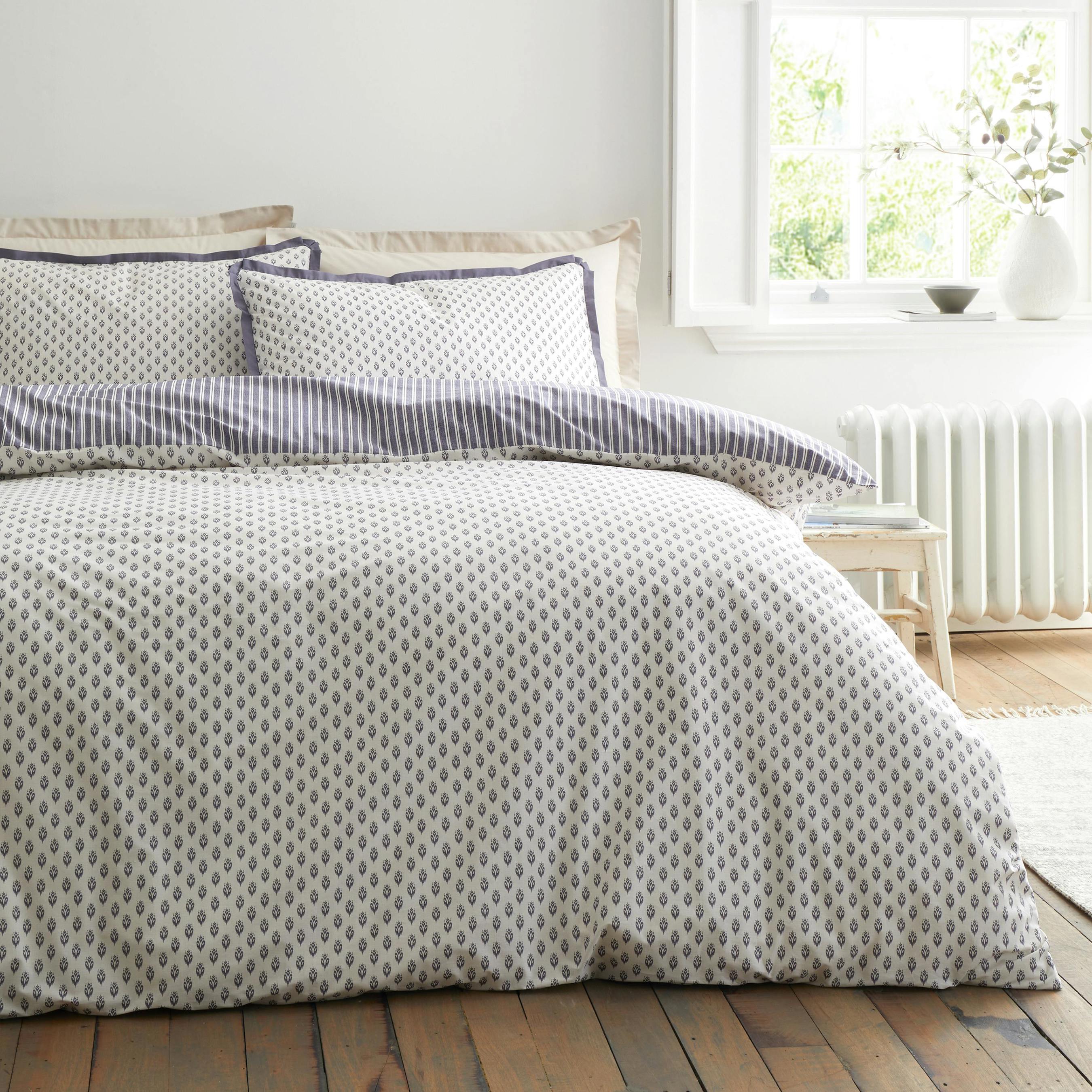 Bianca Blue Amelie 200 Thread Count Cotton Reversible Duvet Cover Set - Single