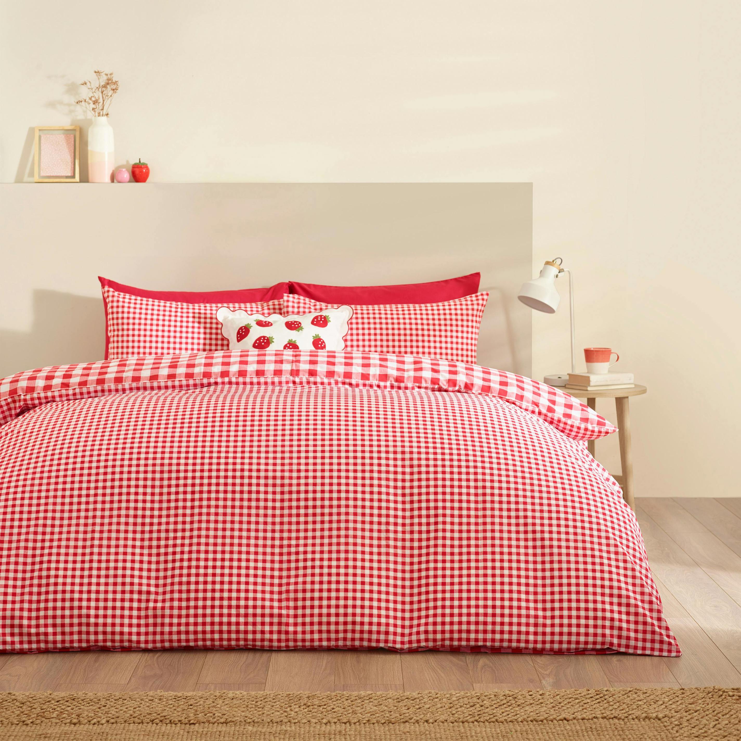 Catherine Lansfield Red Bamford Gingham Check Reversible Duvet Cover Set - Single