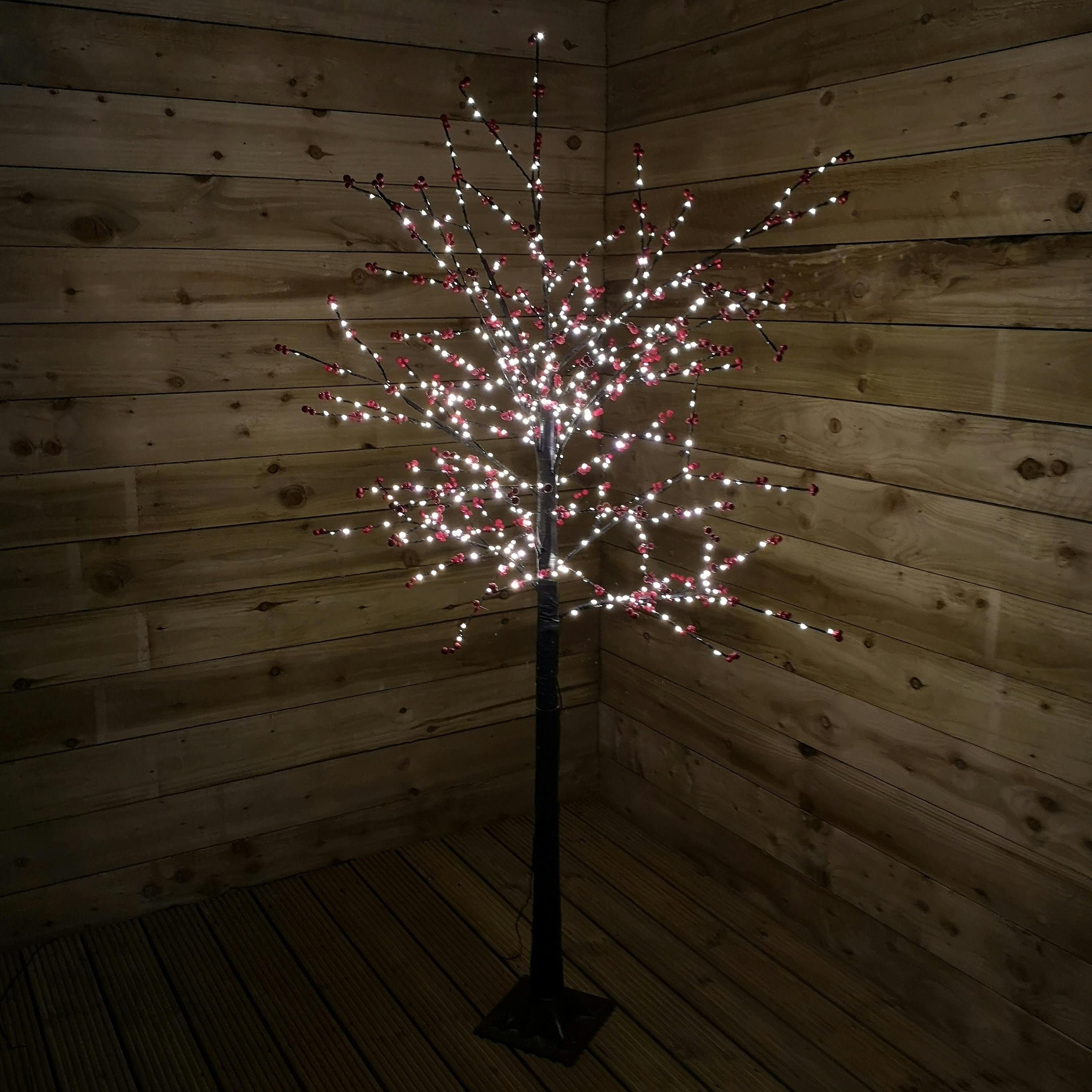 Rackhams Black/Red/White 180Cm 6Ft Christmas Lit Twig Tree Berry 600 Warm Led