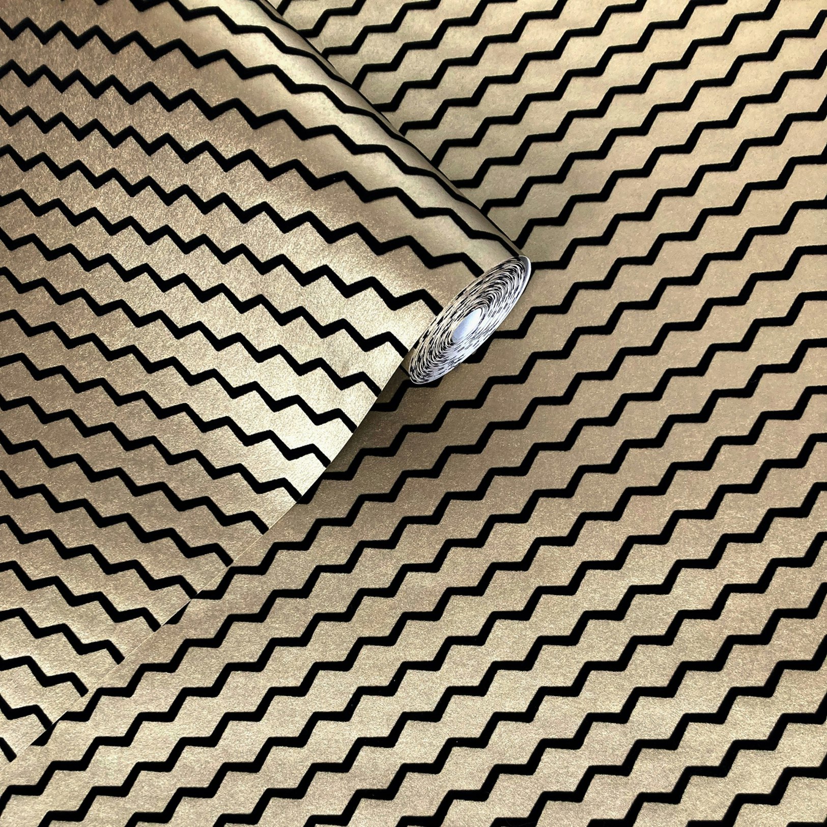 Rackhams Black/Gold Buzz And Lustre Flock Wallpaper - 10M Roll
