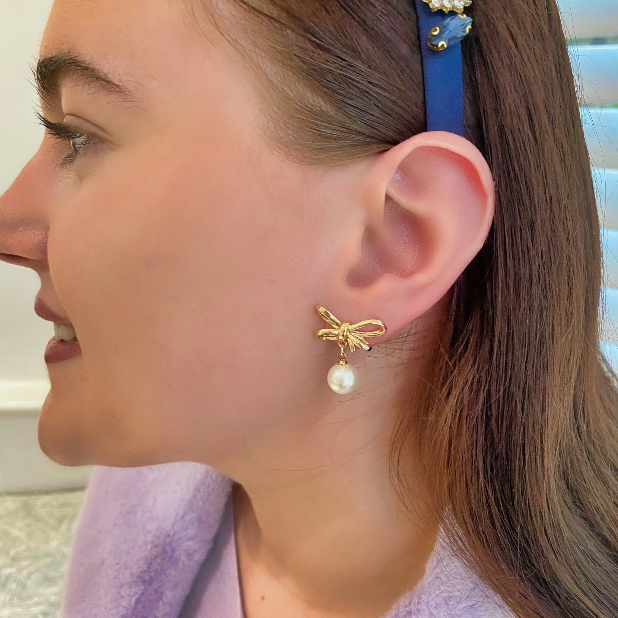 Queenmee Accessories Gold Pearl Drop Earrings With Bow