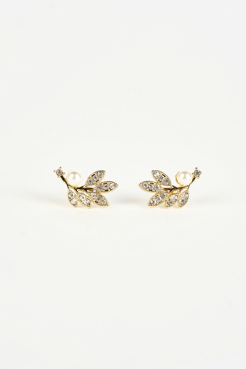 Svnx Gold Hanging Leaf With Pearl Earrings In - One Size