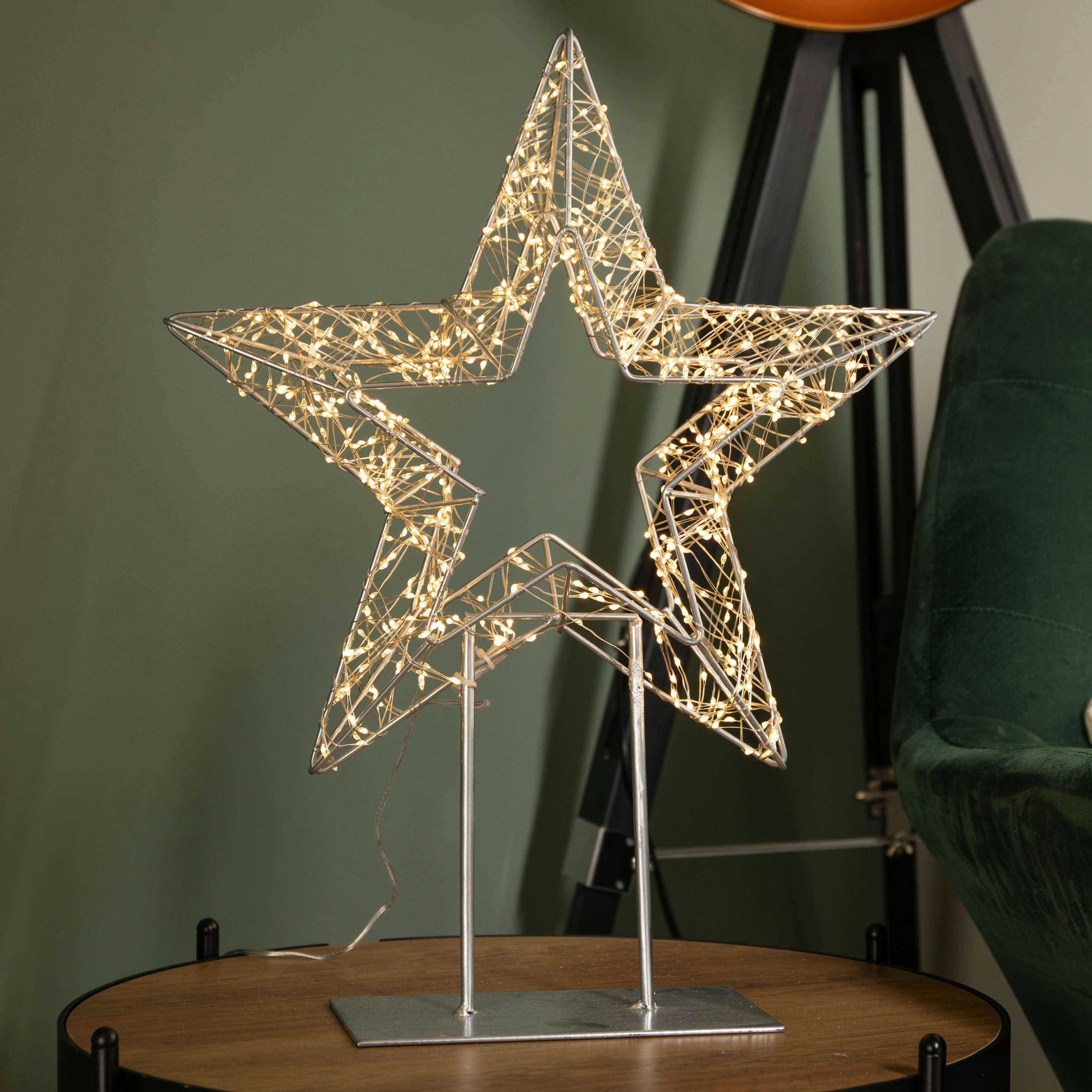 Rackhams Light/White 46Cm Up Dewdrop Christmas Star On Metal Stand With 720 Warm Leds