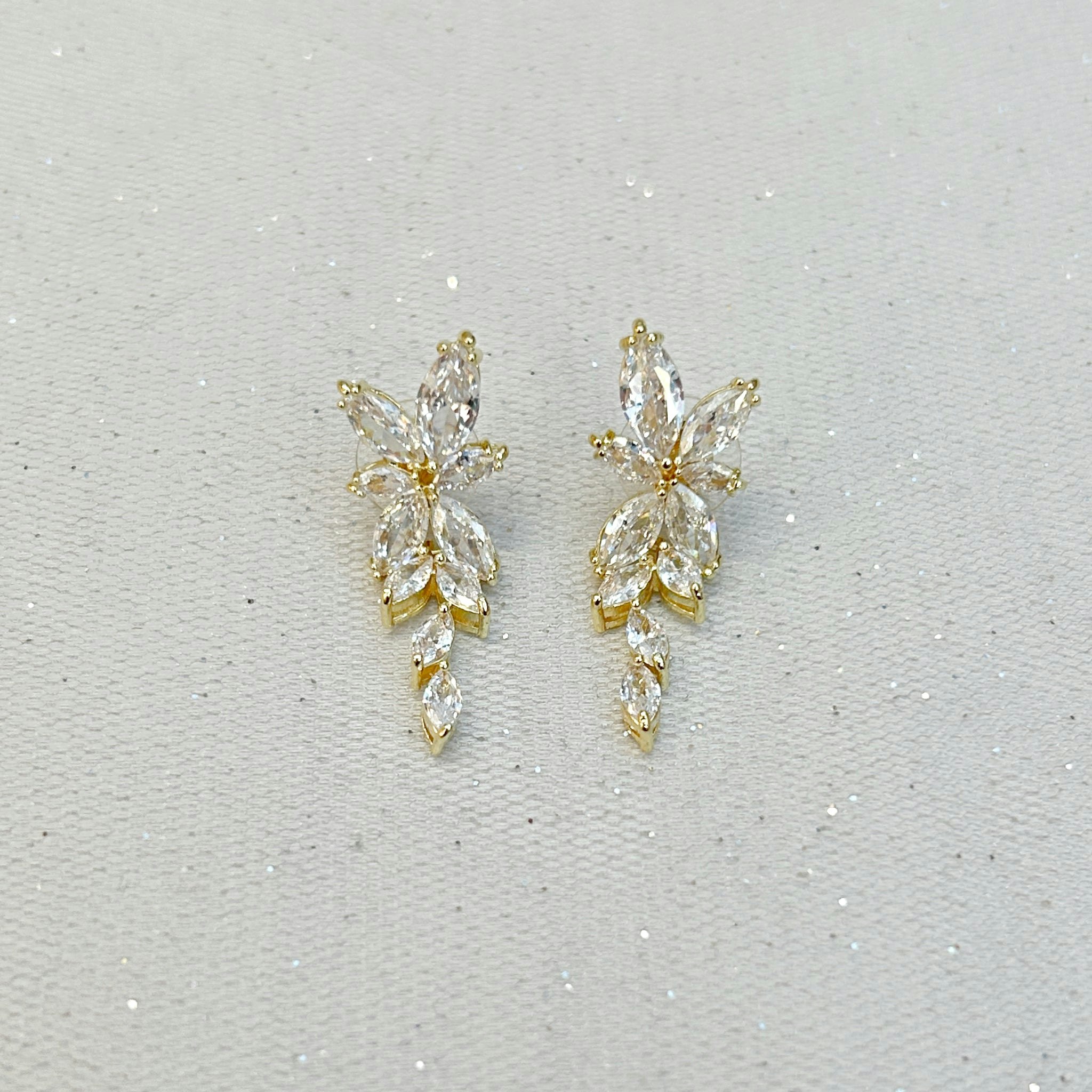 Queenmee Accessories Gold Drop Earrings Vintage Inspired Floral In Crystal