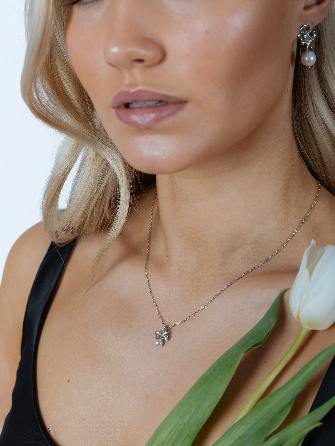 Svnx Silver Dainty Bow Pearl Pendant Necklace - One Size