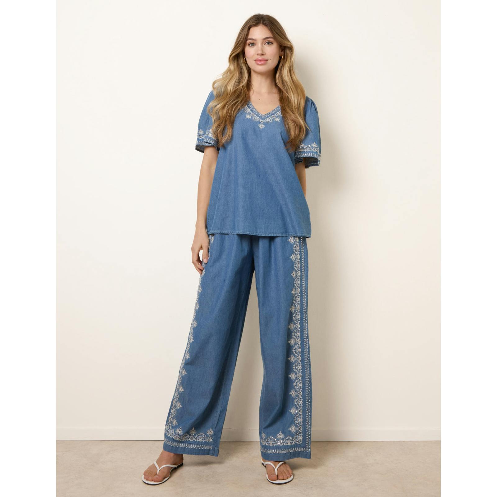 Blue Vanilla Floral Embroidery Wide-Leg Trousers - M