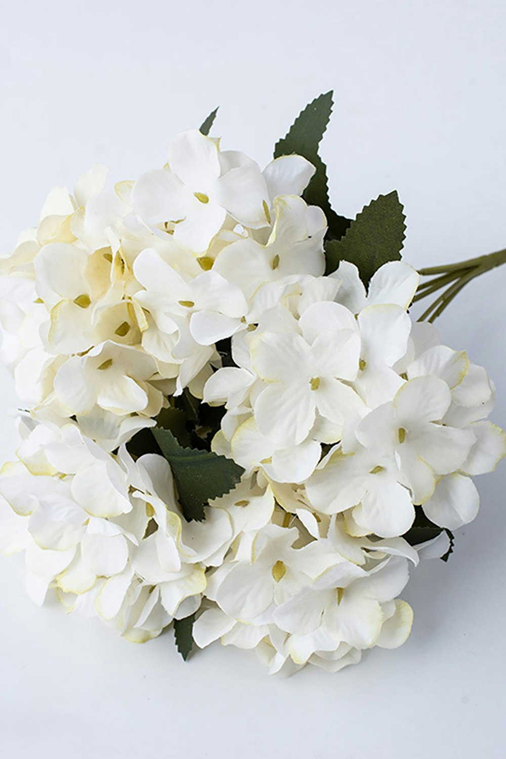 Living And Home White Silk Artificial Hydrangea Flowers Bouquet Wedding Centerpiece