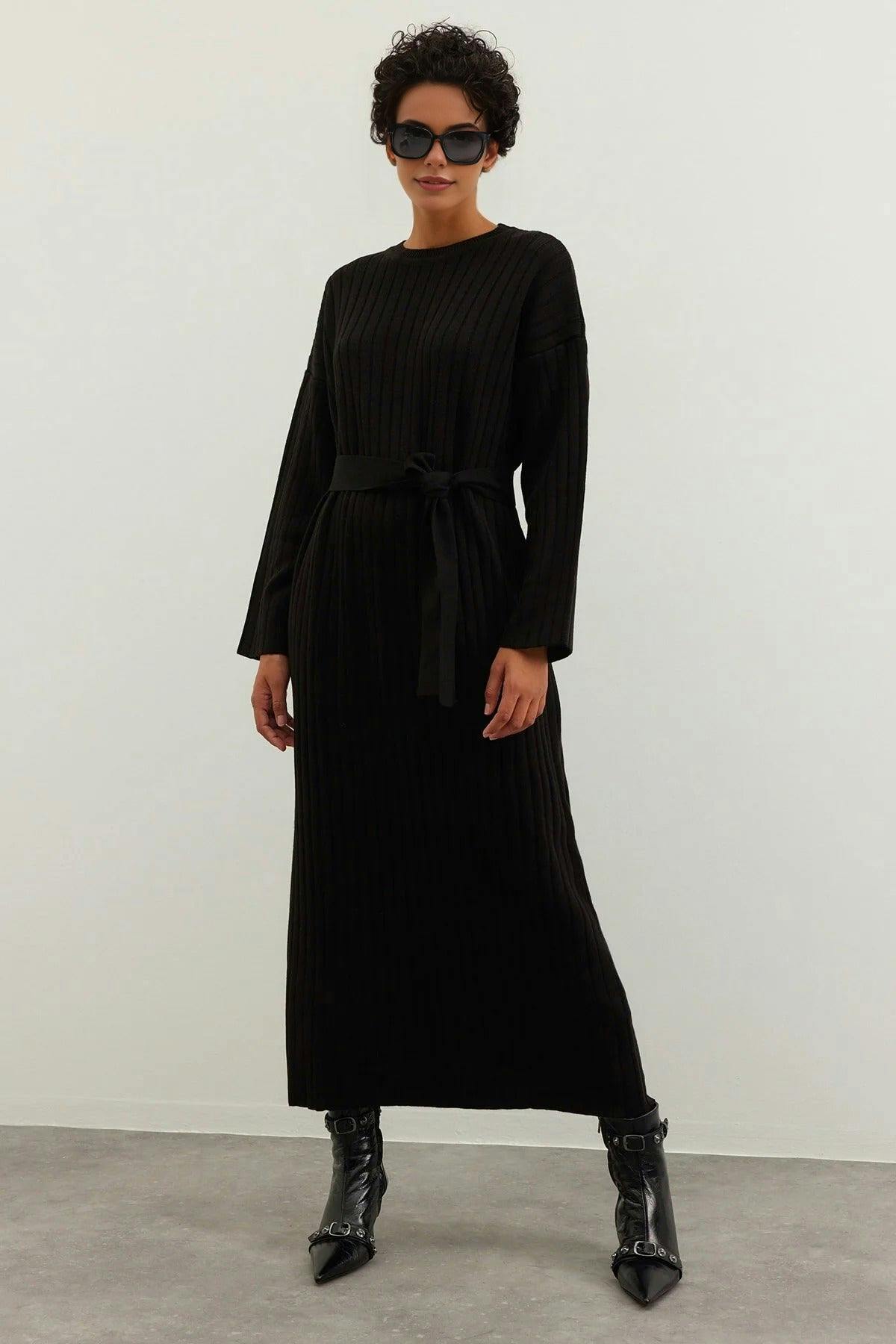 Wovcor Black Ribbed Knitted Dress With Belt Detail - Xl
