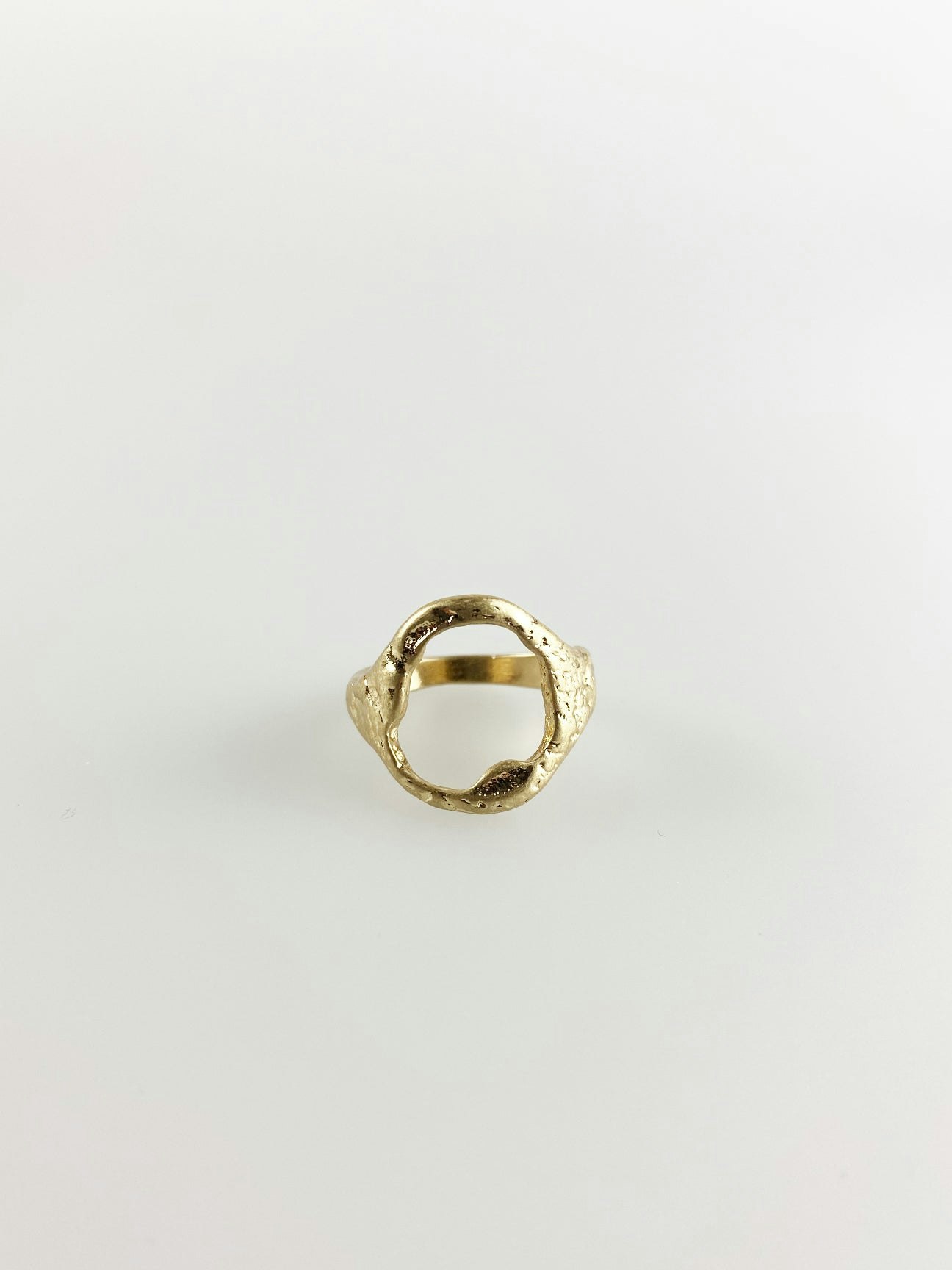 Svnx Gold Cutout Signet Ring - S-M