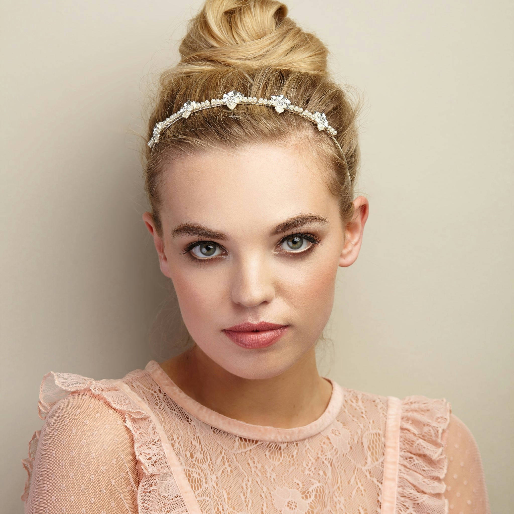 Queenmee Accessories Silver Pearl Headband