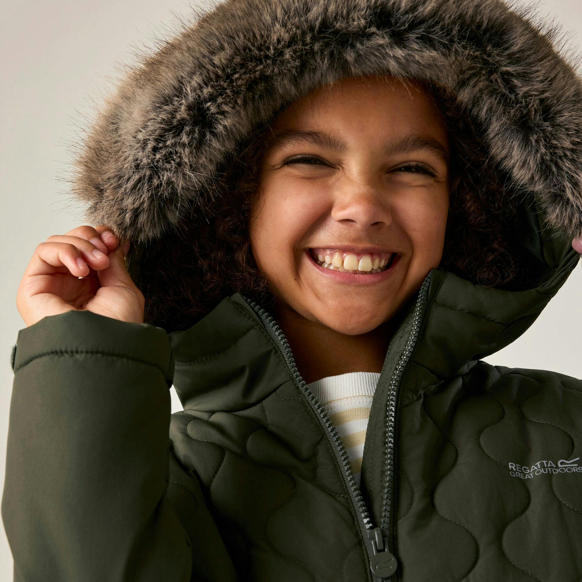Regatta Fabrizia II Quilted Jacket for Children in Green, Size 5-6 Years, Hooded Water Repellent Padded Coat with Faux Fur Trim - Image 3