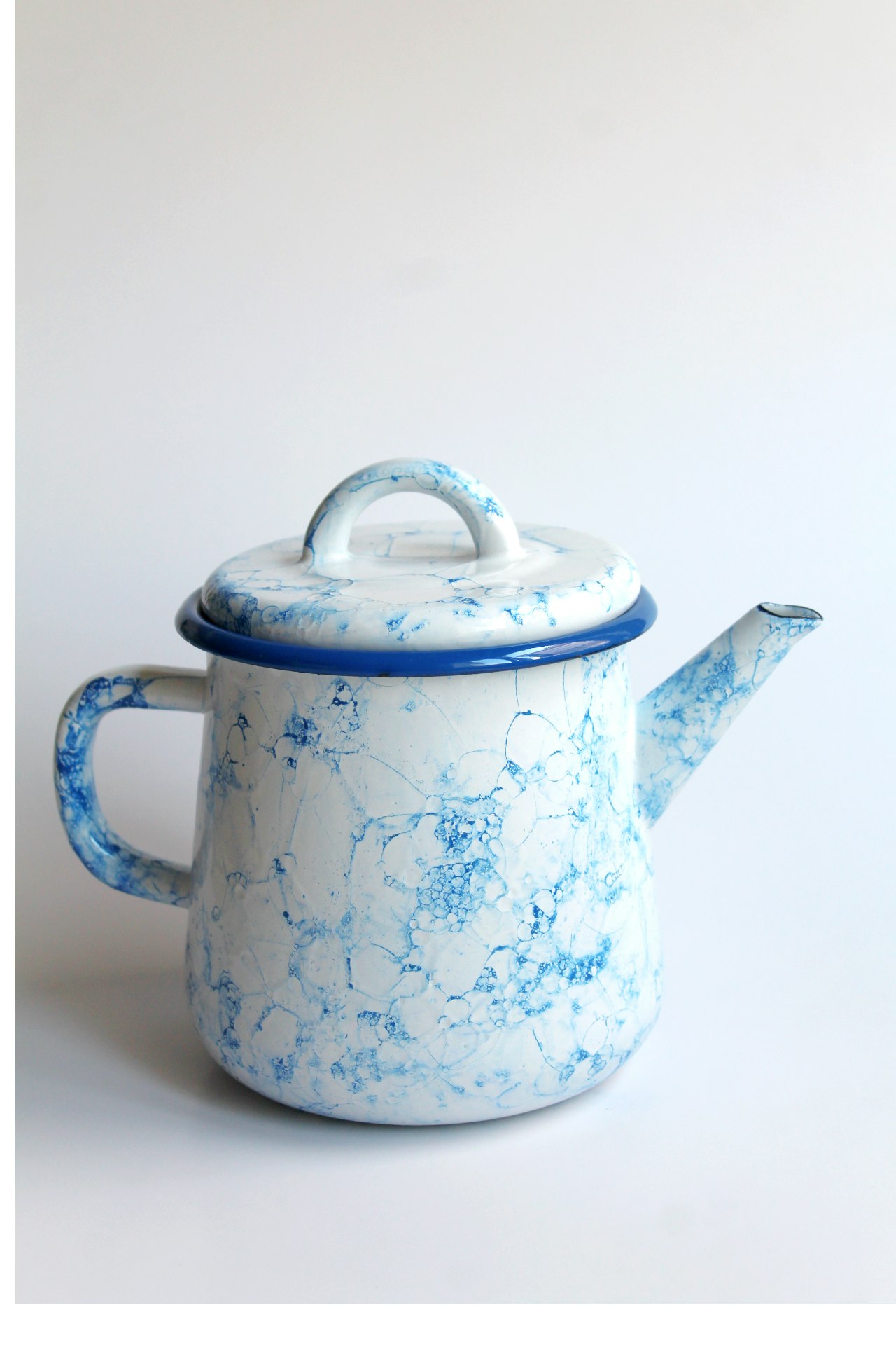 Rackhams White/Cobalt/Blue Bubble Collection Enamel Teapot