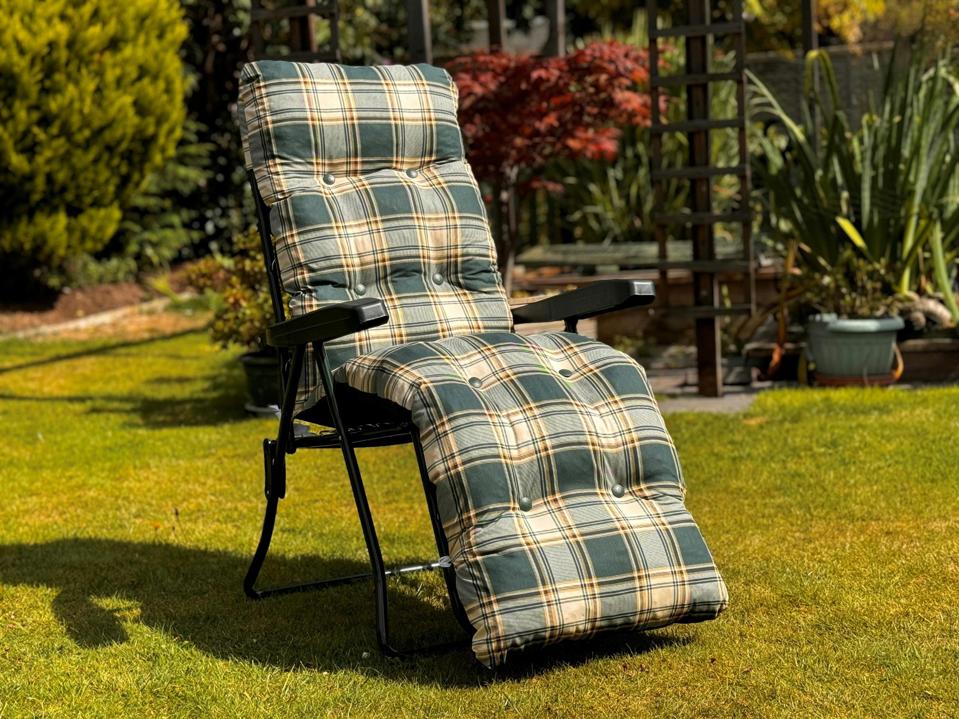 Rackhams Green Garden Relaxer (Pattern Options Available) - Tartan