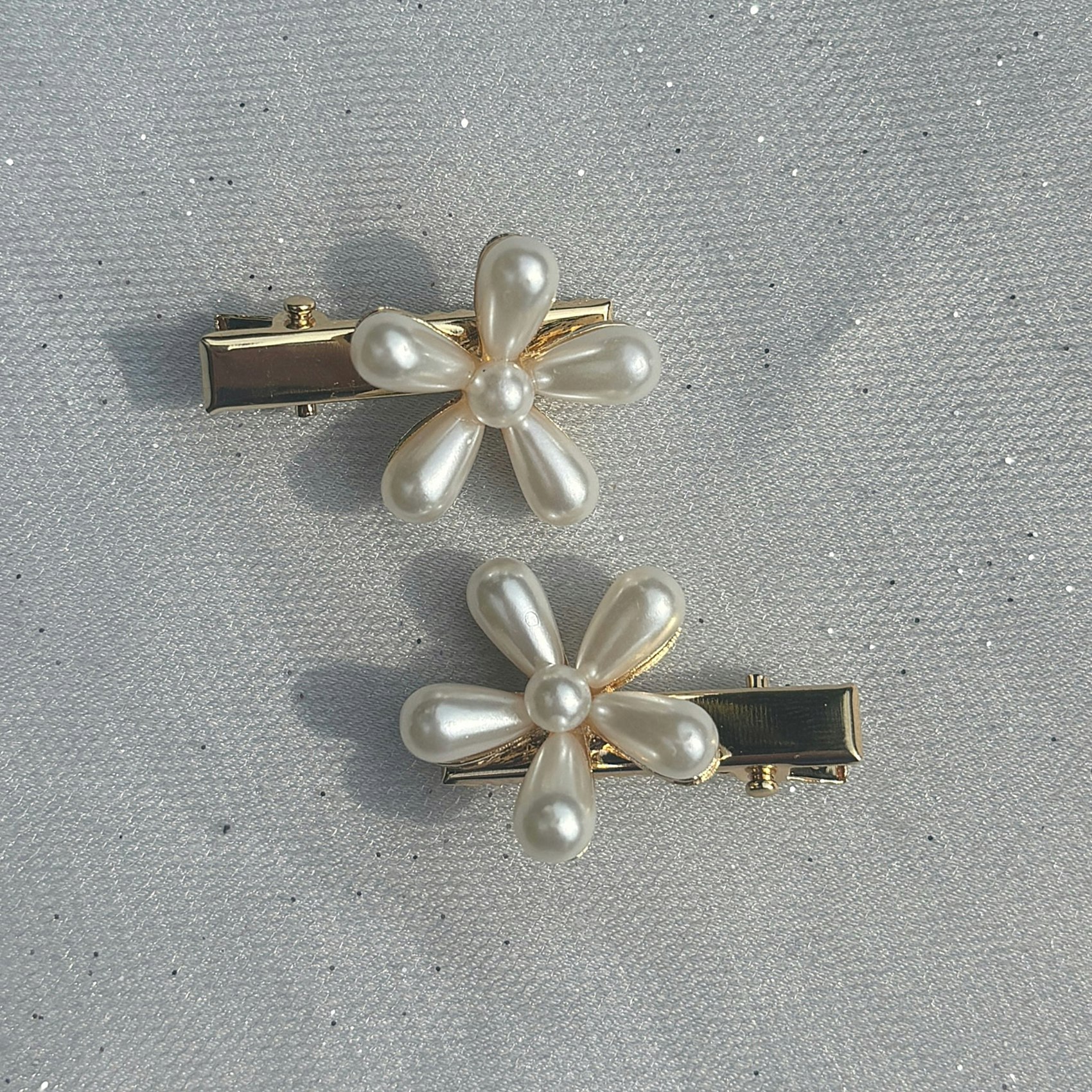 Queenmee Accessories Gold Pearl Hair Grips Small Flower Hair Clips Crocodile Hair Clips Set Of 2
